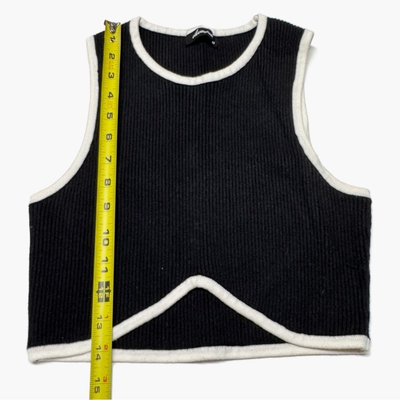 Olivaceous | Rena Ribbed Crop in Black/Ivory - Picture 7 of 9